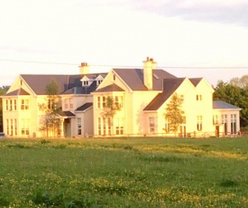 Rossmanagher House