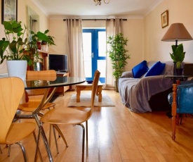 2BR charming Apt beside Merrion Sq