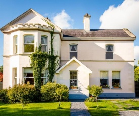 Galway Manor House sleeps 15 and Galway Cottage sleeps 10