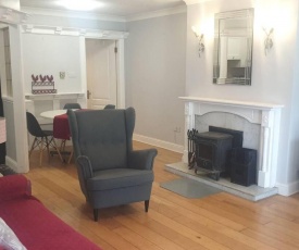 Fabulous Apartment in Eyre Square Quiet with parking