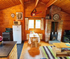 Red squirrel lodge