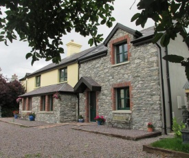 Lakeview Courtyard Cottage