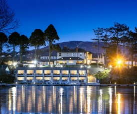 The Lakeside Hotel & Leisure Centre