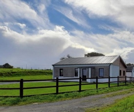 Cosy Wood Country Cottage with garden In Ireland