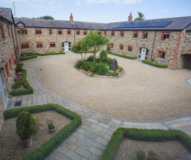 Terraced Houses Courtyard Garlow Cross - EIR04048-IYC