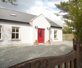 TÍ Mhaggie Holiday Cottage by Trident Holiday Homes