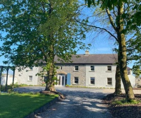 The Granary, Luxuriously Restored Barn on a Farm