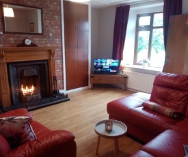 Cosy Mc Carrons 5 min walk from Buncrana town centre and 10 min walk from beach