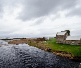 Beautiful coastal house at the Drowes Rivermouth